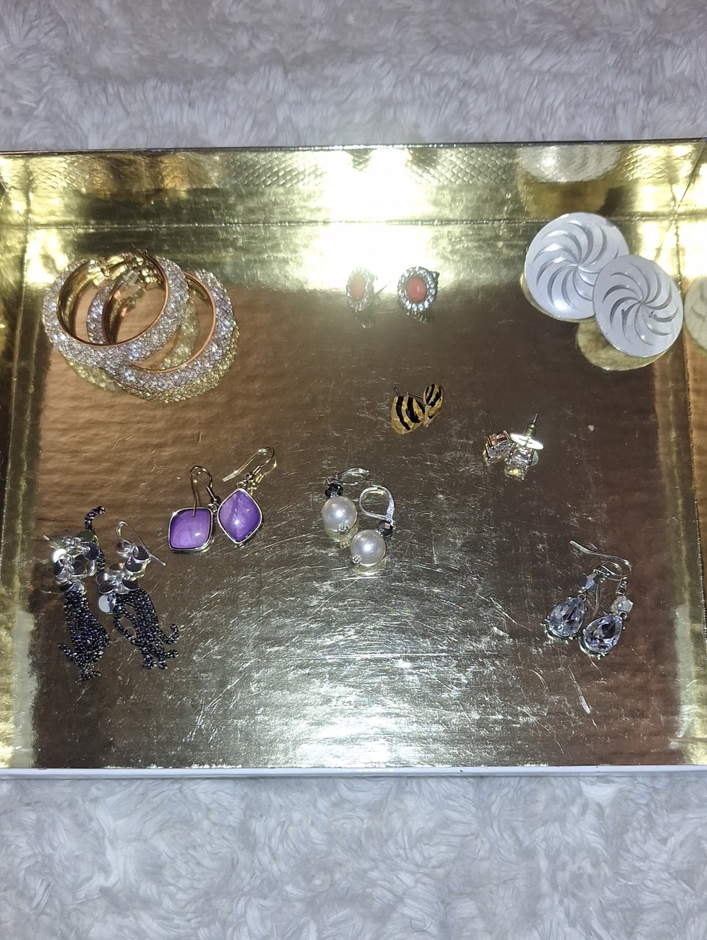 Assorted Earrings Gold & Silver Like New